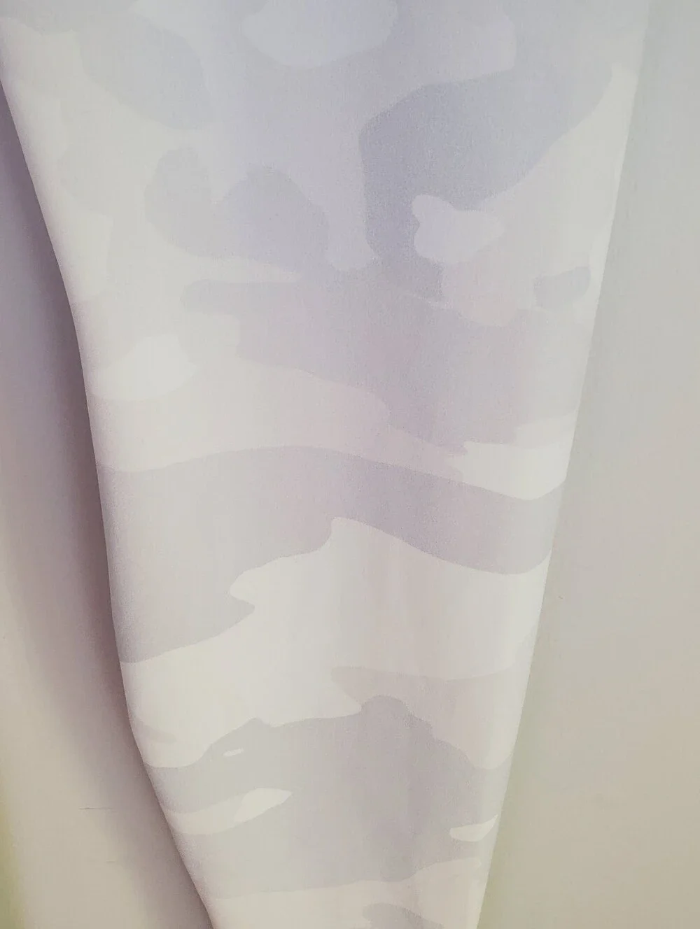 Alo Yoga High-Waist White Camo Vapor Legging Size Large
